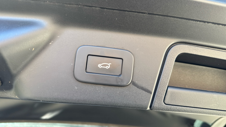 Land Rover Range Rover Velar 2.0 D200 MHEV Dynamic SE 5dr Auto Diesel Estate